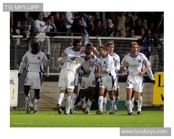 昔日豪门里昂迎战升班马勒阿弗尔谁能笑到最后 昔日豪门里昂迎战升班马勒阿弗尔谁能笑到最后